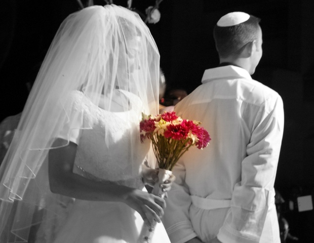 Women-trafficking in everyday life: Secular Jewish weddings in Israel