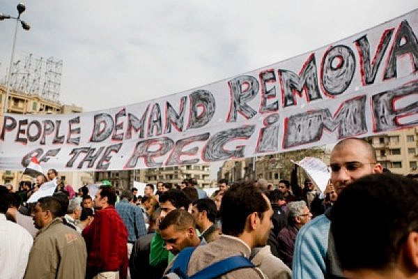Anti-Mubarak protesters in Cairo, January 2011 (photo: Hossam el-Hamalawy)
