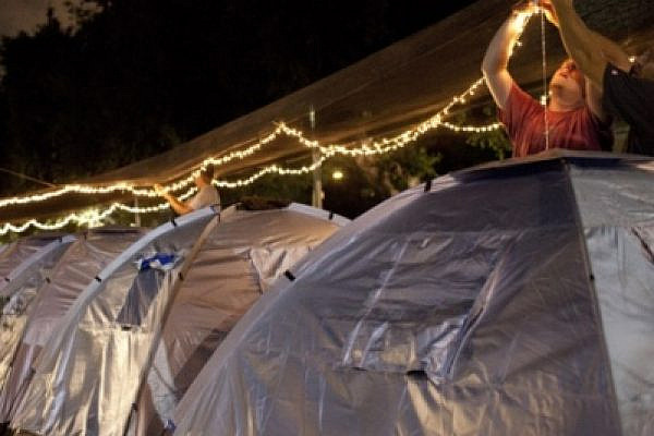 "Tent protest",  Tel Aviv, Israel, July 2011 (photo: Oren Ziv/activestills)