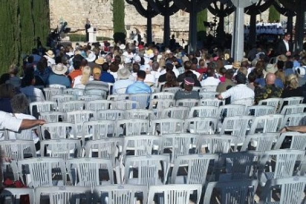 The empty seats at Glenn Beck's "Restoring Courage" rally in Jerusalem, August 24, 2011 (Photo: Ami Kaufman)