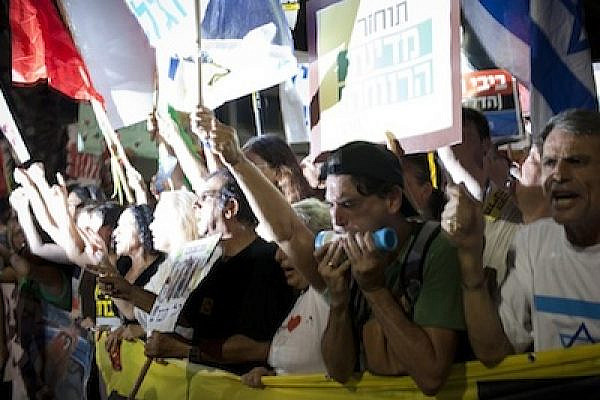 Protesters in Tel Aviv Aug 6 J14 ActiveStills
