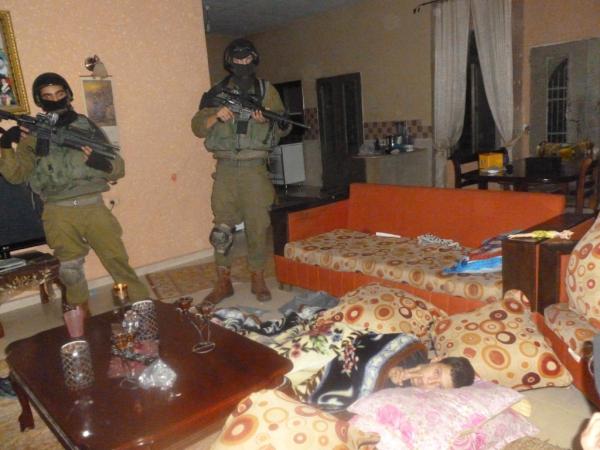 Night raid in Nabi Saleh 24 November 2011. 