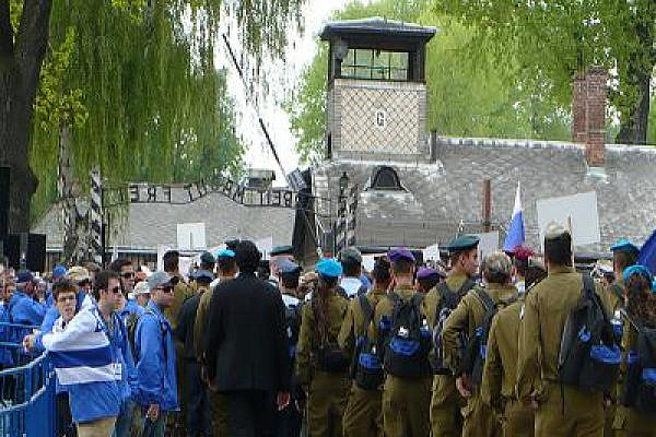 IDF soldiers visiting Auschwitz (Photo: Whistling in the Dark/flickr)