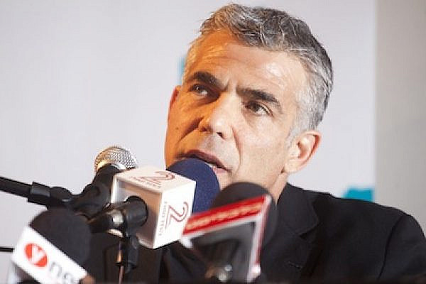 Yair Lapid at journalism conference in Tel Aviv, 20.11.11 (Photo: Oren Ziv/ActiveStills) THUMB