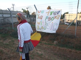 Demonstration in support of women conscientious objectors, 2007 (Haggai Matar)