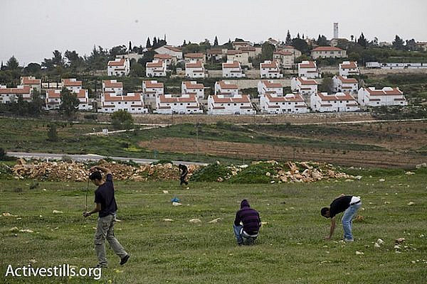 Settlement of Halamish, next to Nabi Saleh (Activestills)