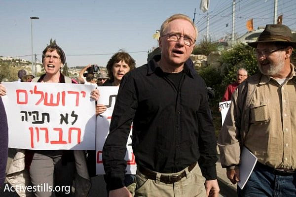 Israeli author David Grossman demonstrates in Sheikh Jarrah (Activestills)