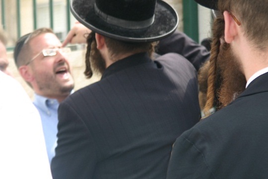 Between a rock and a Haredi place: profile of a liberal rabbi