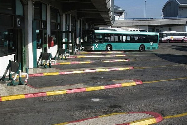 Tel Aviv Central Bus Station platform (Wikimedia/public domain)
