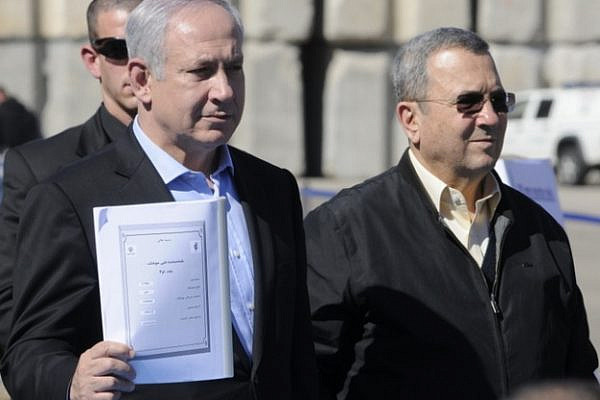 Prime Minister Benjamin Netanyahu and Defense Minister Ehud Barak in a briefing to to press on Iran (photo: IDF Spokesperson / CC BY-NC 2.0)