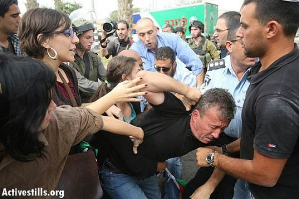 Bassem Tamimi being arrested in the Shaar Binyamin settlement today (photo: flickr/Activestills)