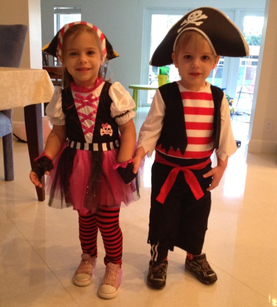 Not so scary: twin siblings dress up in Boca Raton, Florida as pirates. Their mother is angry that Conservatives are trying to restrict reproductive rights, Oct 31, 2012 (photo: Roee Ruttenberg)