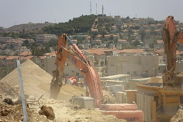 Bulldozers in the Gush Etzion settlement bloc. (flickr / ☪yrl CC BY-NC 2.0)