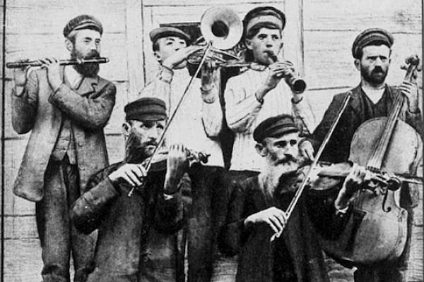 A Ukrainian klezmer wedding band, ca. 1925 (Menakhem Kipnis/Yivo Encyclopedia)