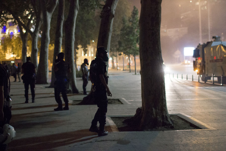 Last Metro to Taksim, part 3: Enter night