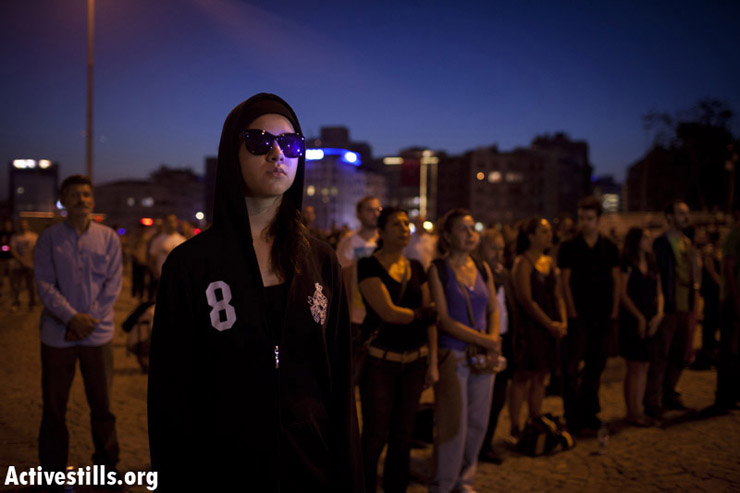 PHOTOS: 'Stand-still' protests quietly take over Taksim Square 