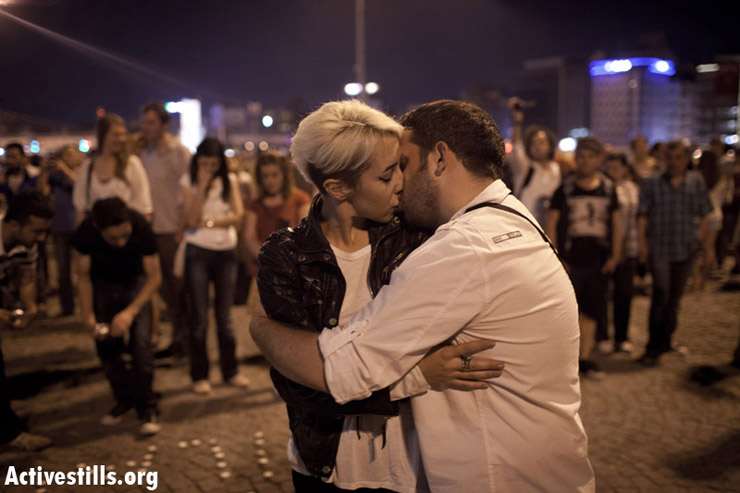 PHOTOS: 'Stand-still' protests quietly take over Taksim Square 