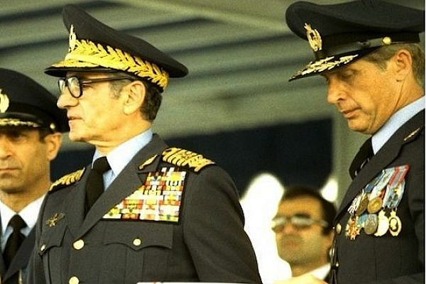 General Nader Jahanbani beside Mohammad Reza Pahlavi and General Mohammad Khatami. (IIAF Personnel Archive)
