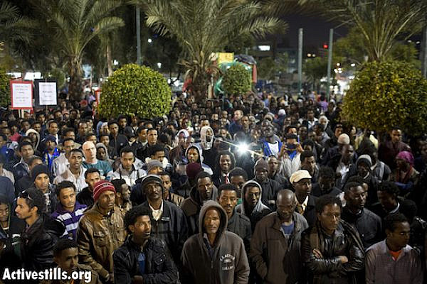 African asylum seekers march in Tel Aviv to protest prolonged detention, arrests made during “freedom marches” earlier in the week. (photo: Activestills.org)