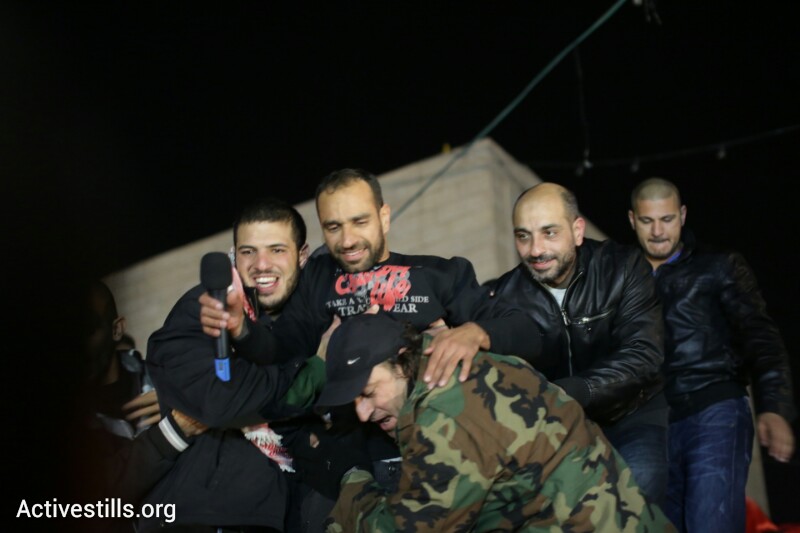 Israel releases former Palestinian hunger striker Samer Issawi