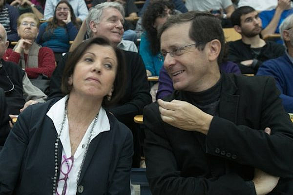 Meretz Chairwoman Zehava Galon and opposition leader Yitzhak Herzog of Labor (Photo: Yotam Ronen/Activestills.org)