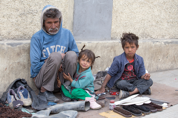Illustrative photo of an impoverished family (Shutterstock.com)