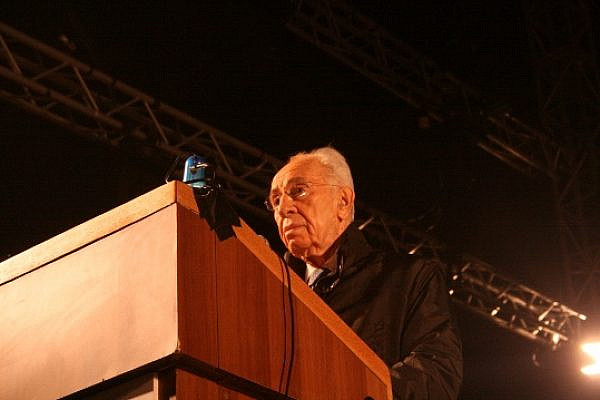 Shimon Peres speaks at a rally in honor of Yitzhak Rabin, Rabin Square, Tel Aviv. (photo: Haggai Matar)