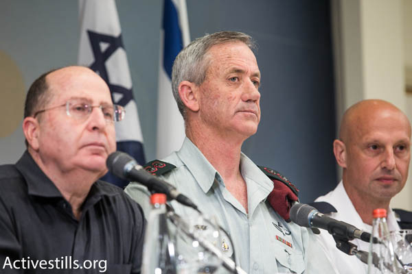 Former Defense Minister Moshe Ya'alon (left) and former IDF Chief of General Staff Benny Gantz. Both went on to form the Blue and White Party in the run-up to the 2019 elections. (Photo by Activestills.org)