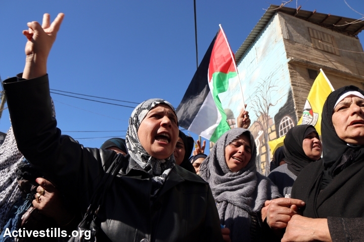 Hundreds of Palestinians participate in the funeral of Ahmed Najjar (19 years-old), who was shot to death by the Israeli army on Saturday, nearby his village Burin, Nablus, West Bank, February 1st, 2015. (photo: Ahmad al-Bazz/Activestills.org)