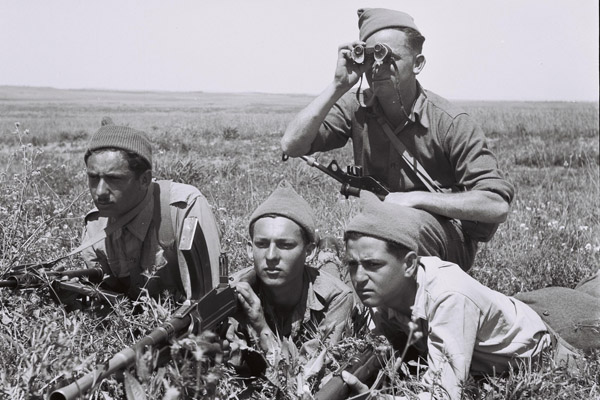 Hagana militants training in the Yizrael Valley, January 3, 1948. (Photo by Zoltan Kluger/GPO)