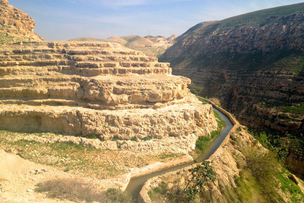 The Roman aqueduct in Wadi Qelt, Jordan Valley, West Bank (Photo: Angela Gruber)