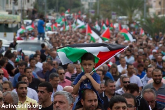 Palestinian citizens of Israel demonstrate against perceived changes to the status quo at Al-Aqsa Mosque, Sakhalin, northern Israel, October 13, 2015. (Omar Sameer/Activestills.org)