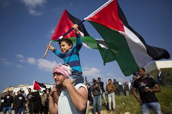 Palestinian citizens of Israel participate in a Land Day march in the Negev. (Corinna Kern/Flash90)