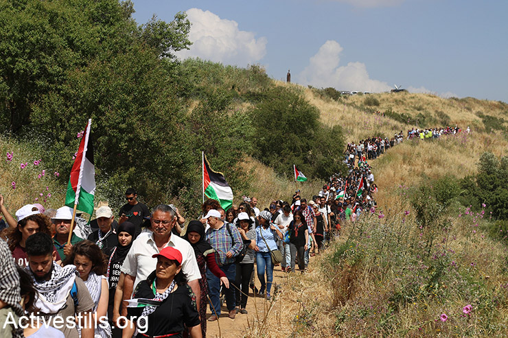 Palestinians participate in the March of Return, Galilee, May 2, 2017. (Maria Zreik/Activestills)
