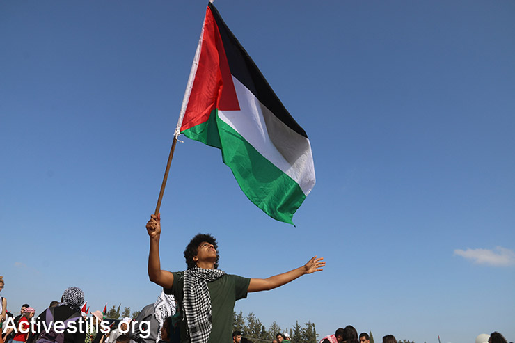 Palestinians participate in the March of Return, Galilee, May 2, 2017. (Maria Zreik/Activestills)
