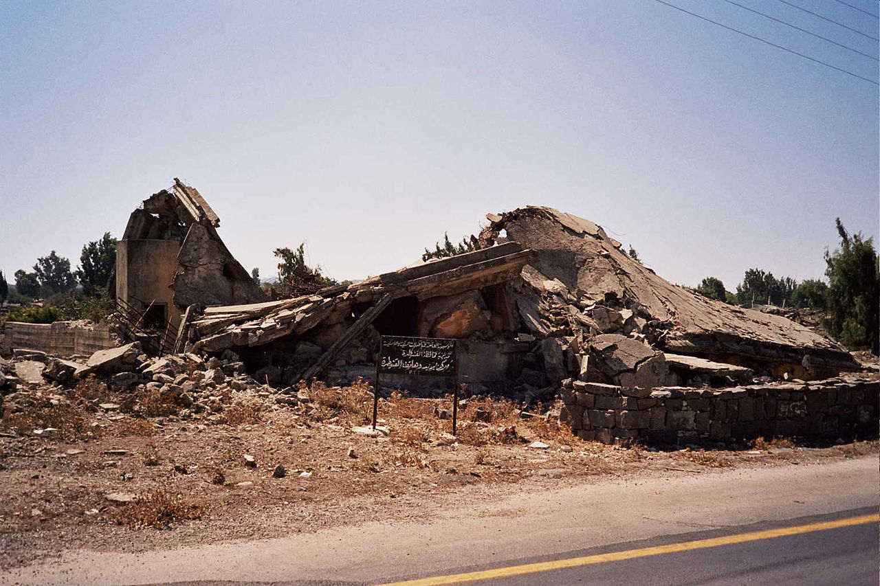A demolished building in Quneitra, Golan Heights. (upyernoz/CC BY 2.0)