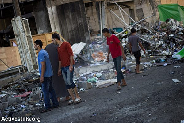 Palestinian youth in Gaza. (Illustrative photo by Activestills.org)