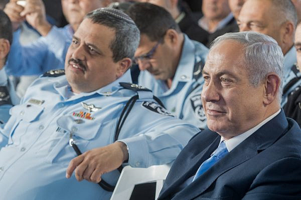 Israeli Prime Minister Benjamin Netanyahu and Israeli Chief of Police Roni Alshiech at an inauguration ceremony marking the opening of a new police station in the northern Arab Israeli town of Jisr az-Zarqa, November 21, 2017. (Basel Awidat/Flash90)