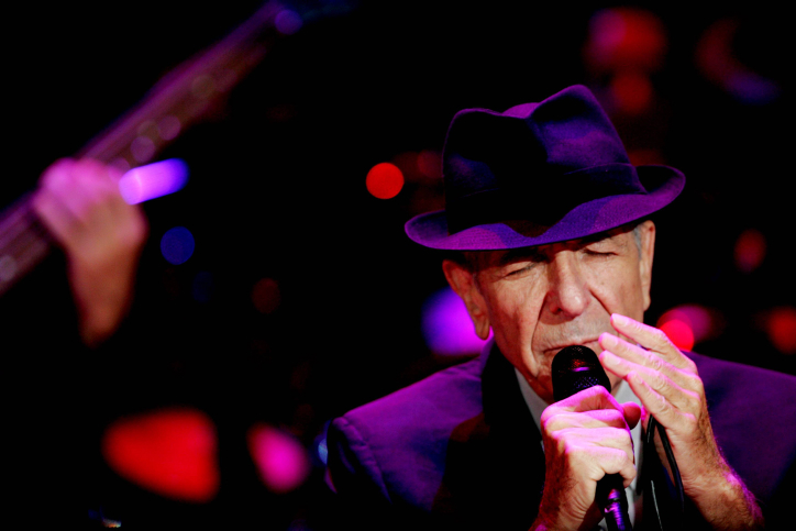 Leonard Cohen during a concert in Ramat Gan September 24, 2009. (Marko/Flash90)