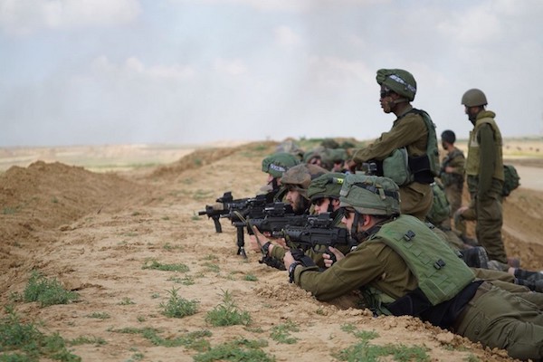 Israeli snipers seen on the border with Gaza during the Great March of Return, March 30, 2018. (IDF Spokesperson)