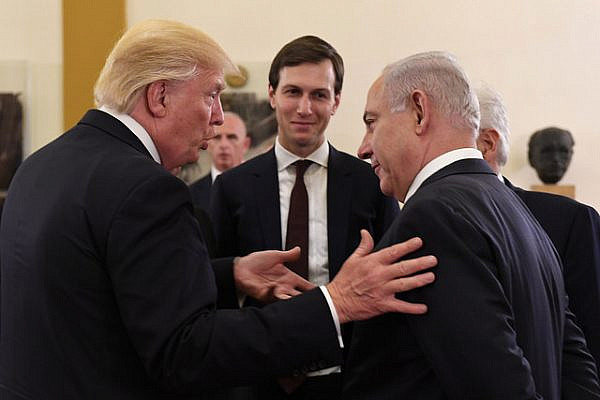 American President Donald Trump speaks with Israeli Prime Minister Benjamin Netanyahu and advisor Jared Kushner at the White House, May 22, 2017. (Kobi Gideon/GPO)