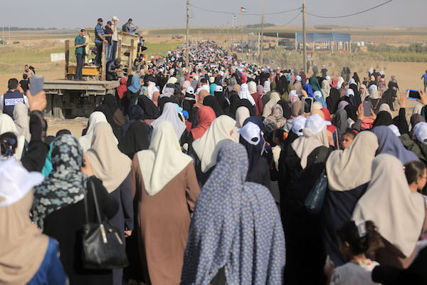 Thousands of Palestinian women took part in march on the border fence separating the Gaza Strip and Israel July 3, 2018. (Mohammad Za’anoun/Activestills.org)