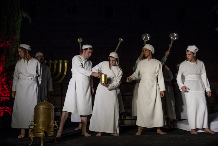 Jewish priests affiliated with the Temple Institute perform a 'practice' ceremony in Jerusalem's Old City, March 26, 2018. (Yonatan Sindel/Flash90)