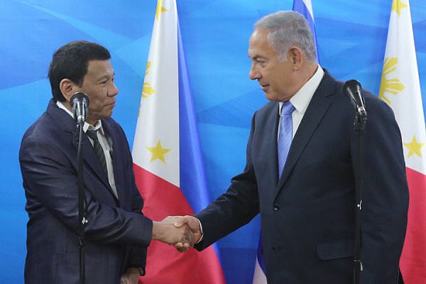 President of the Philippines Rodrigo Duterte meets with Israeli Prime Minister Benjamin Netanyahu in Jerusalem during Duterte's official visit to Israel, on September 3, 2018. (Marc Israel Sellem/POOL)