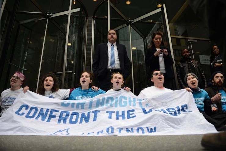 American Jewish activists protest outside the Birthright offices in New York, April 5, 2019. (GIli Getz)