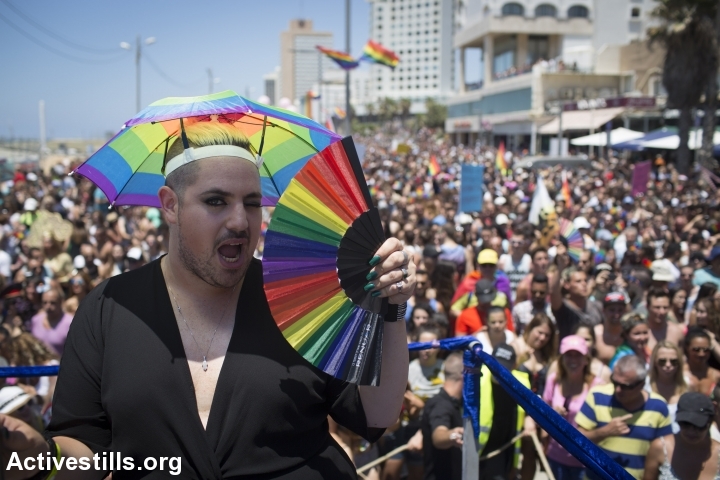 Israelis take part in the annual pride parade in Tel Aviv, June 12, 2015. (Oren Ziv/Activestills.org)