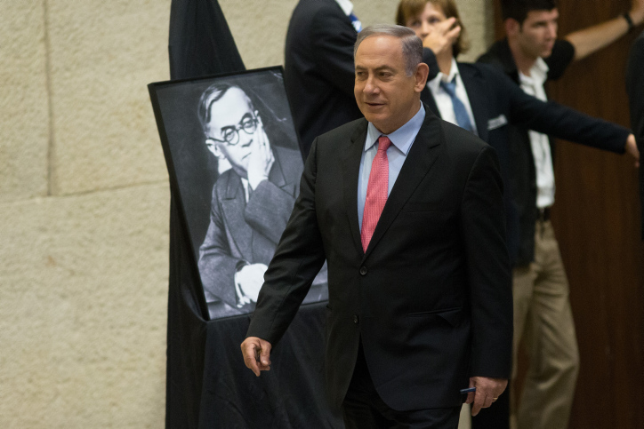 Prime Minister Benjamin Netanyahu arrives at the assembly hall for a special session marking Ze'ev Jabotinsky in the Knesset, Jerusalem, August 3, 2016. (Yonatan Sindel/Flash90)