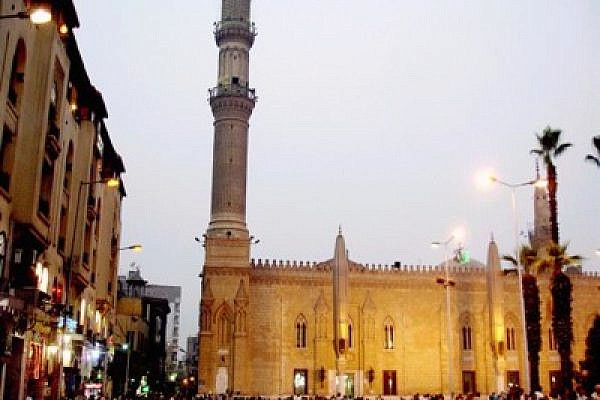 Ramadan at Al Hussein Mosque October 2006 (Photo: Celio Maielo/Wikimedia)