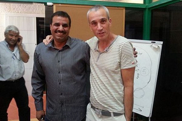 Avri Gilad and Hura Mayor Dr Muhammad Al-Nabari (photo: Avri Gilad's Facebook page)