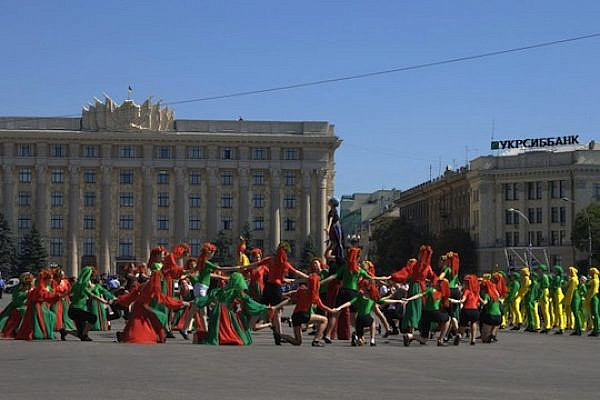 Performers prepare for celebrations in honor of the anniversary of the city's liberation. (photo: Osnat Ita Skoblinski)